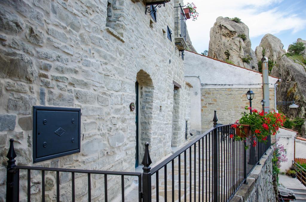 Dimore Dell'Olmo - Ospitalita Diffusa Castelmezzano Exterior photo